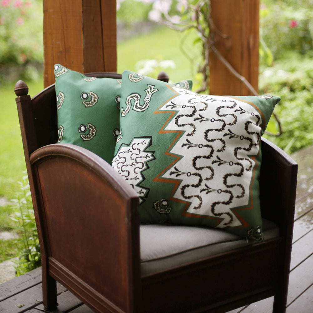 Decorative cushion Vicia Cracca Mousse
